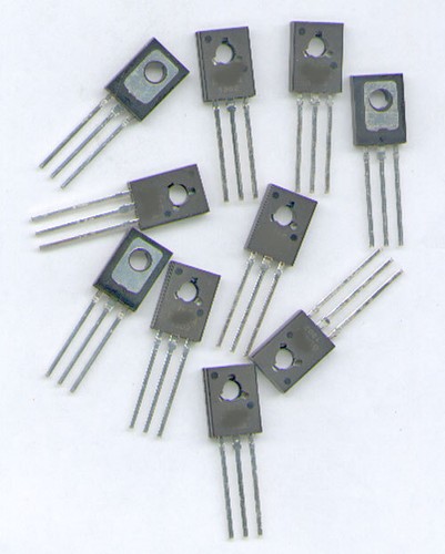 Transistor npn bd135 - ,