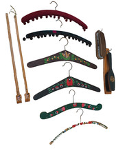 Konvolut 10 tlg. Garderobe Kleiderbügel Kleiderbürste Rückenkratzer #1748 Str