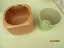  2 Blumenübertöpfe gebraucht Braun 11 1/2  cm  Höhe  13cm  Breite Grün 11cm  Hoc