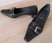 Pumps von ESPRIT   schwarz    Gr 38   Stepp-Muster  mit Schnalle, neuwertig