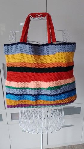 Selbstgehäkelte tasche mit - selbstgehäkelte,