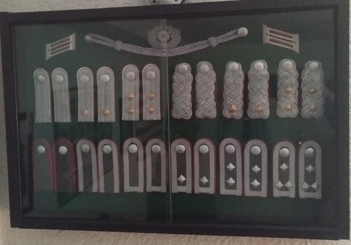 Sammlung schulterstücke - sammlung,