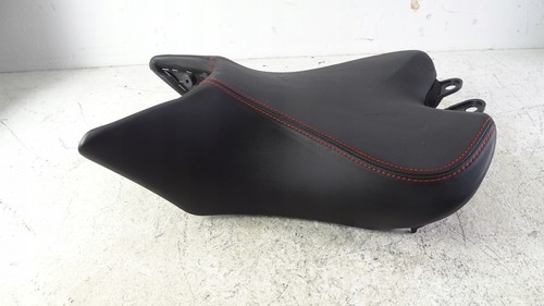 Triumph street triple 1050 - triumph, rs