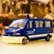 Busch 1:87 #43241 - Fiat Ducato THW Kombi 9-Sitzer - Innen: grau - für Bastler !
