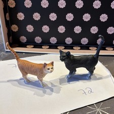 Schleich - 13836 - Katze Rot Haustier + 13770 Katze schwarz weiß