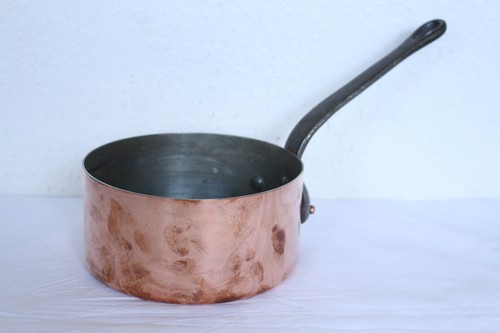 Schöner alter kupfertopf von - alter,
