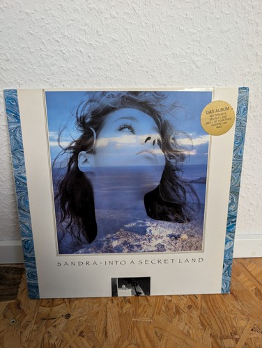 Sandra into secret - sandra,
