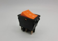 Wippschalter R11-8, 16(8)A, 250VAC,  6-polig mit Schutzkappe