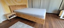 Bett Zirbenholz 140 X 200 cm inkl. Beistelltischchen