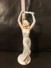 Porzellan Figur  Tänzerin mit einem Handschuh Unterweissbach