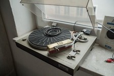 Akai AP-100C Plattenspieler