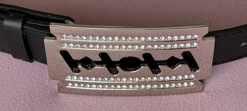 Belt buckle razor blade - belt,