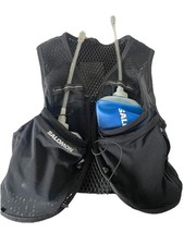 Hydrationsweste Laufweste Trail running weste Salomon Active Skin 8 mit Flasche