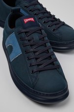 Camper Runner Blauer Herrensneaker aus recyceltem Leder. Gr. 43