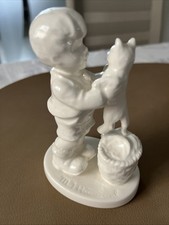 Porzellanfigur von M.J. Hummel