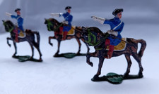 3 antike Bleisoldaten Reiter