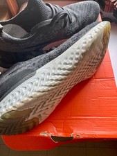 Nike Epic React Flyknit Running Sneaker Schwarz - Größe UK 9 (EU 44) US 10