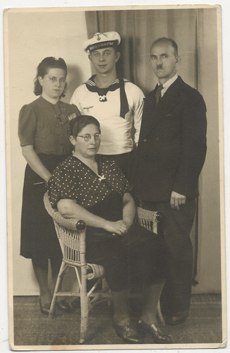 452 foto familie uniform - foto,