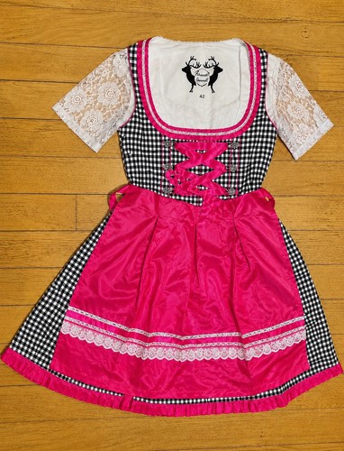 Neues teiliges dirndl in - neues,
