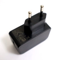 USB-Switching Adapter - Modell ASSA55e-05200 - OUT: 2 A - 5 V - schwarz