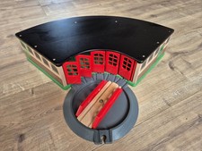 BRIO World Großer Ringlokschuppen (33736)