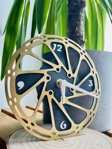 Wanduhr aus bremsscheibe - aus,