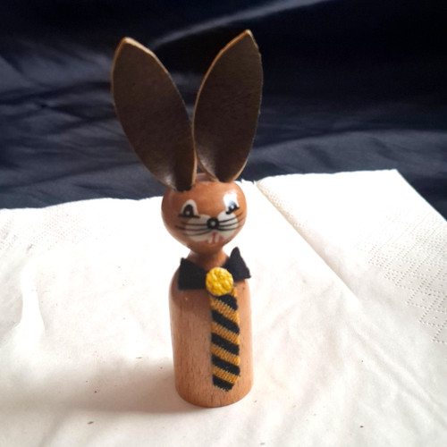 Holzfigur osterhase lederohren - osterhase,