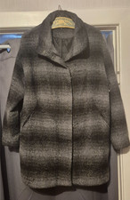 Toller Winter Kurzmantel schwarz-grau in Gr. 46/48 C&A