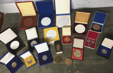 DDR Meissen Münzen Ehrengeschenke Plaketten UDSSR Angermünde Heringsdorf Orden