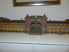 Kibri H0 39373 Bahnhof Bundesstadt " Bonn " , 98x25,5x18 cm