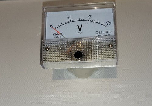 Einbau voltmeter - einbau,