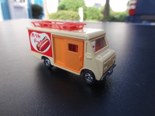 Tomica isszu elf - hi, roof