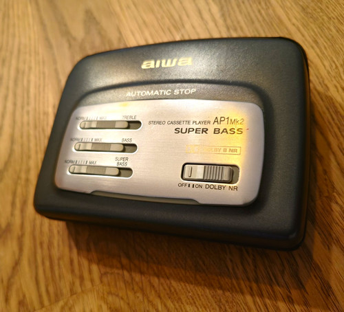 Aiwa stereo walkman top - stereo, +top