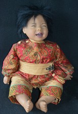 Götz Künstlerpuppe Chi-Choy