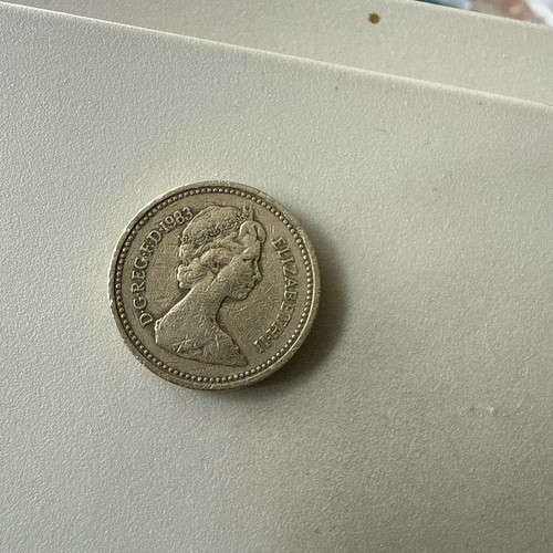 Rare 1983 queen - elizabeth, ii
