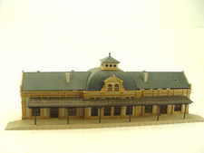 Bahnhof für die Stadt   -