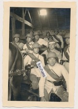Foto Wehrmacht Soldaten Ausrüstung, Stahlhelm, Zeltplane (435n)