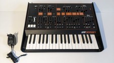 Korg ARP Odyssey Analogue Synthesizer (nach klassischem Vorbild) mit Koffer