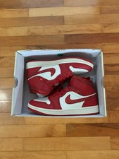 Nike Air Jordan 1 Mid SE