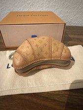 Louis Vuitton LV Croissant Taschenschmuck