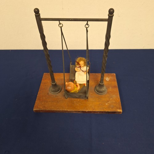 Alte puppenschaukel mit - alte,