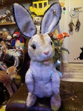 steiff manni hase 50 cm groß mit korb.darin liegt ein blechei.