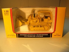 First Gear IH Internanial Harvester 175 Laderaupe Crawler 1/50 OVP
