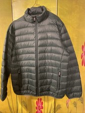 Neue Dunkelgrüne federleichte