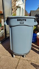 BRUTE Rubbermaid Container (Eimer, Tonne) 120L und Transportroller in Topzustand