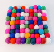Filzuntersetzer, Untersetzer aus Filzkugeln, Filzdekoration quadratisch 15x15 cm