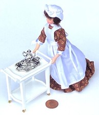 Puppenstube Dienstmädchen und