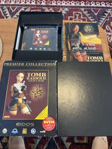 Tomb raider golden mask - golden,