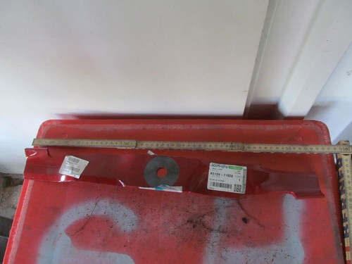 Rotes kubota rasenmäher - rotes,