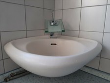 Villeroy & Boch (creme matt) Eck-Handwaschbecken 40x40 cm mit Armatur